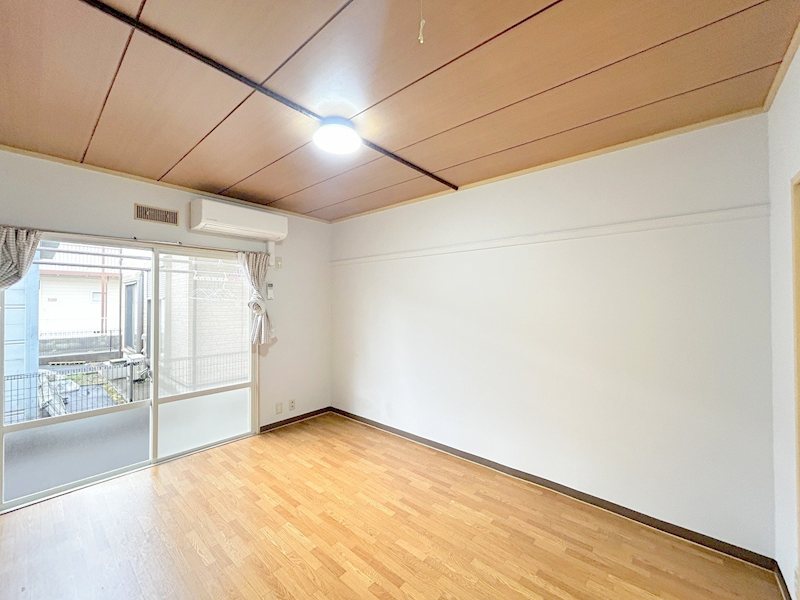 南新ハイツB棟 ベッドルーム