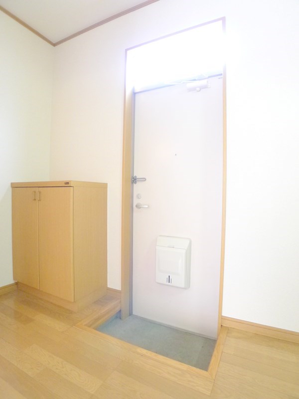 メゾンド大崎 玄関
