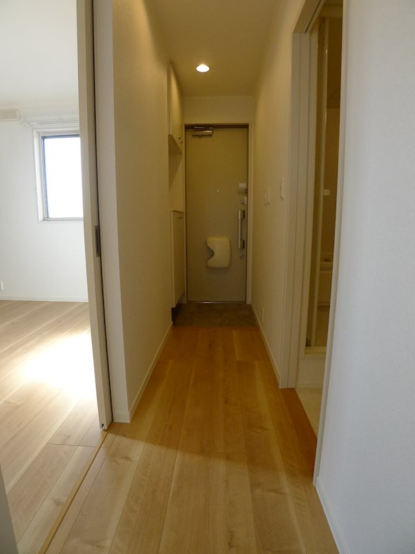 ロワジールB 玄関