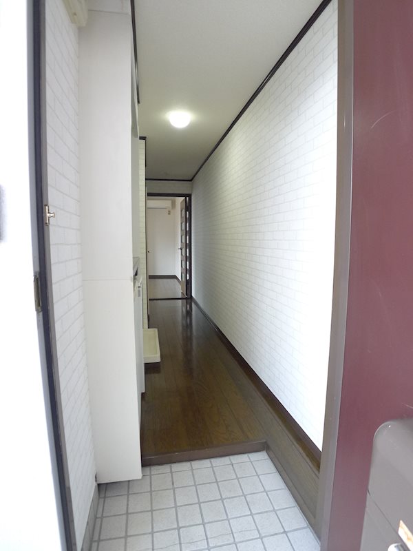 ヴィレッジKI馬橋 玄関