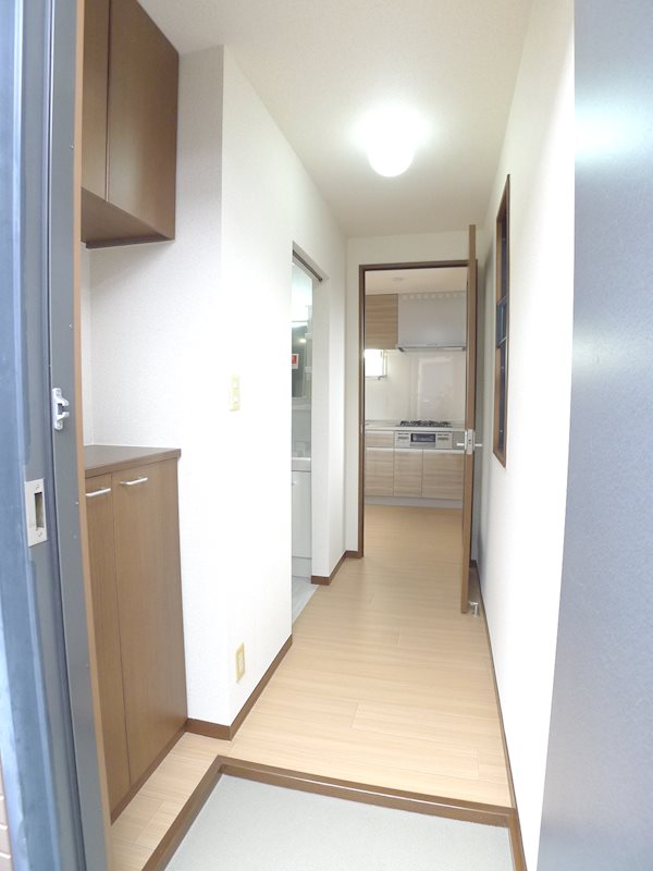 メゾン逆井Ｆ 玄関