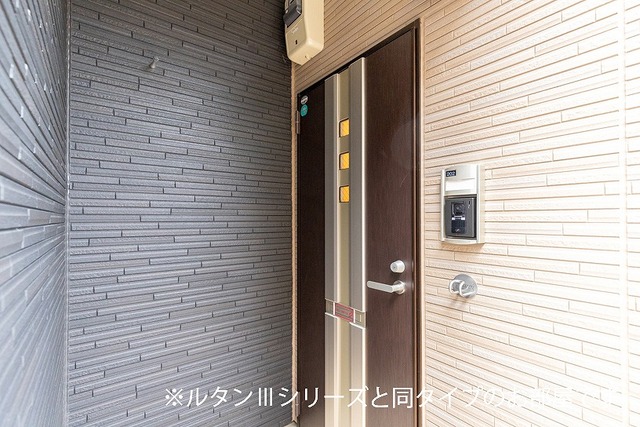 ココ　ラ　フェリーチェＢ 玄関