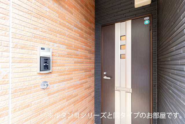 ココ　ラ　フェリーチェＢ 玄関