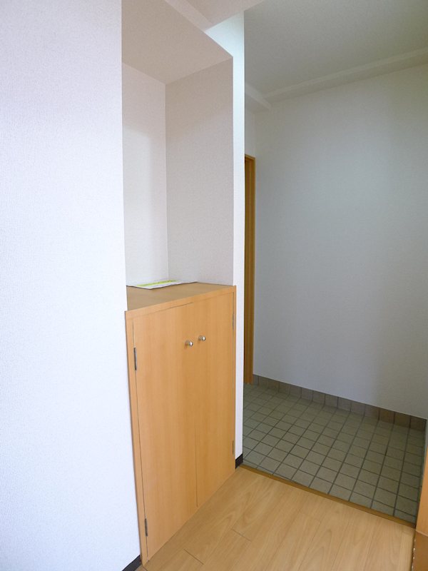 大島レジデンス北小金 玄関