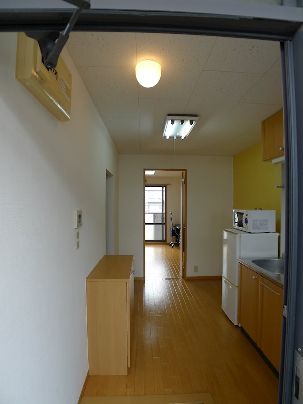 蓮見育英センターG棟 玄関