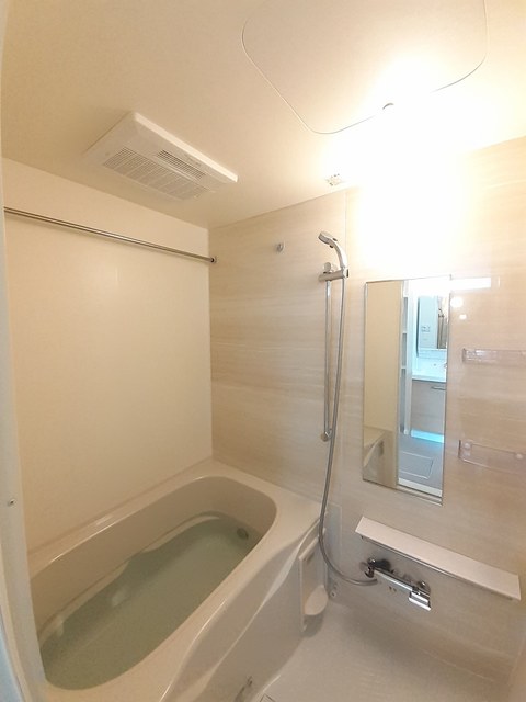 ペルル・ジェモー 風呂画像