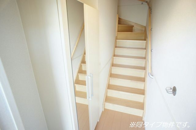 フォーシーズンズⅠ 玄関