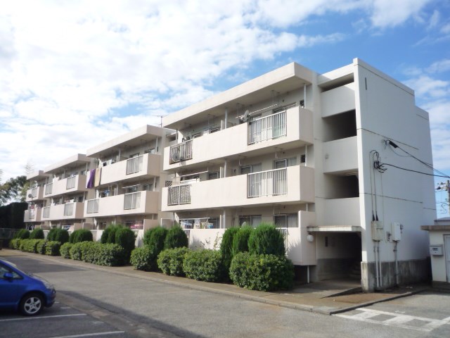 サバーバン1号棟 305号室 外観