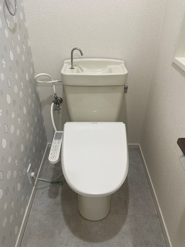 メイゾンサンポア　A棟   トイレ