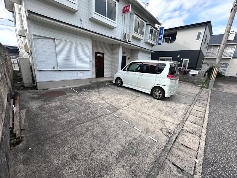 東沖野二丁目貸店舗 駐車場