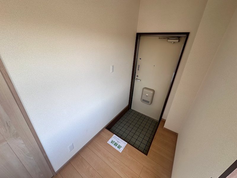 スリーパイン 玄関