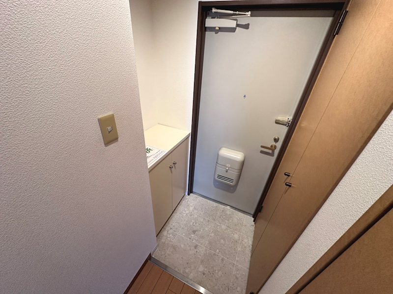 Ｅライフ栄町 玄関