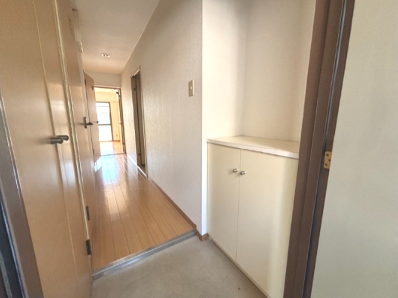 Ｅライフ栄町 玄関