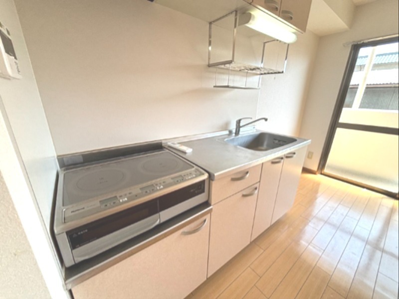 Ｅライフ栄町 キッチン