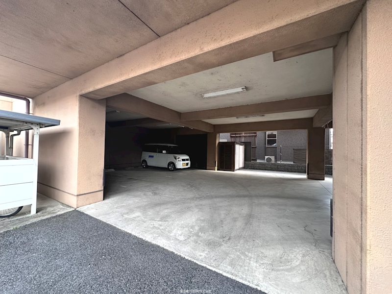ベネツィアマンション 駐車場