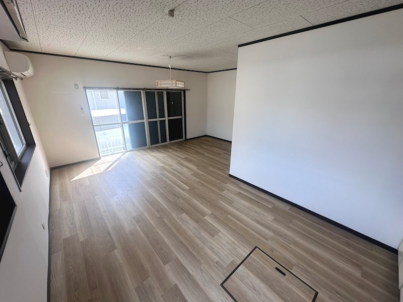 滋賀県東近江市建部堺町 リビング