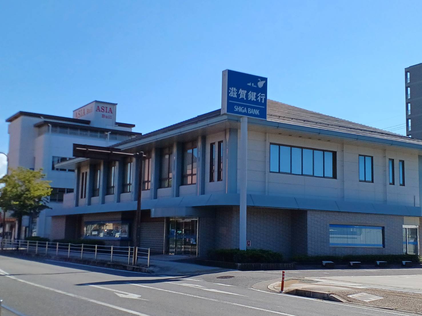 滋賀県東近江市建部堺町 銀行