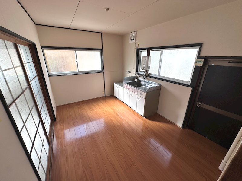 滋賀県東近江市建部堺町 リビング