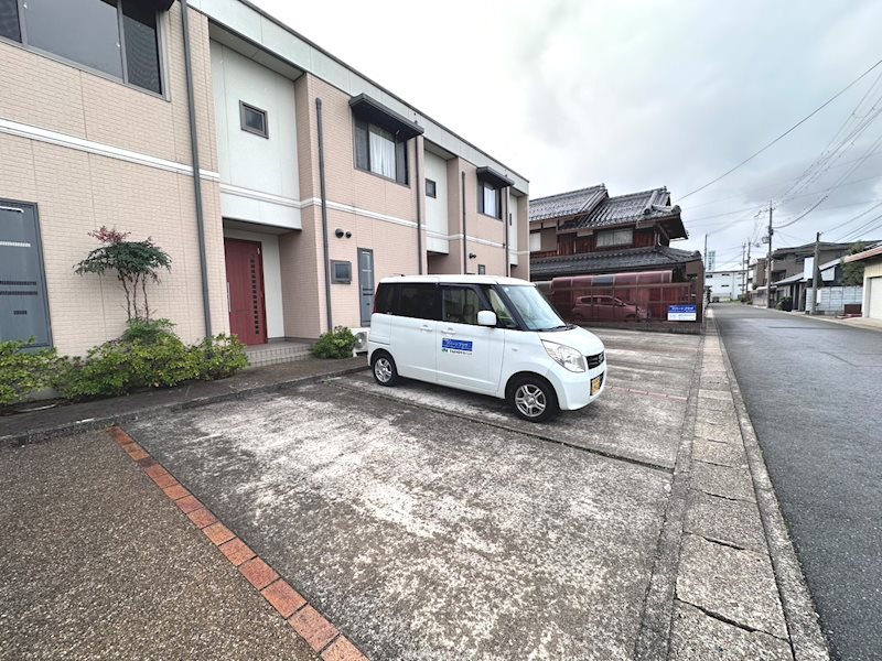 ディアスパルモＡ 駐車場