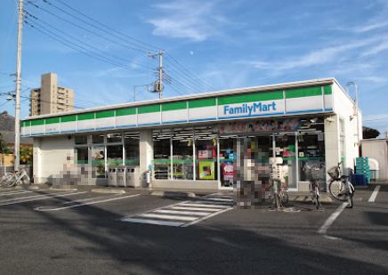 グランドアヴェニール コンビニ