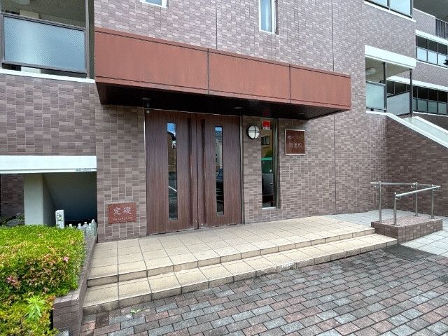 プリムベール南浦和 エントランス