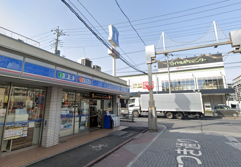 エスコート戸田公園 コンビニ