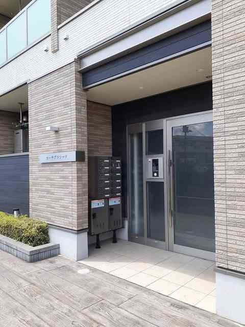カーサ　プラシード エントランス