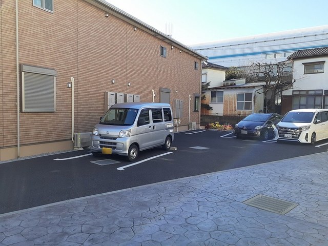 コロレ・プリムヴェール壱番館 駐車場