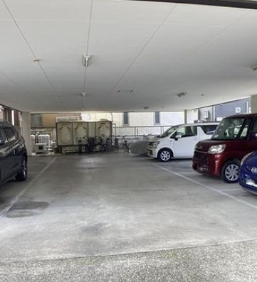 フォーシーズン 駐車場