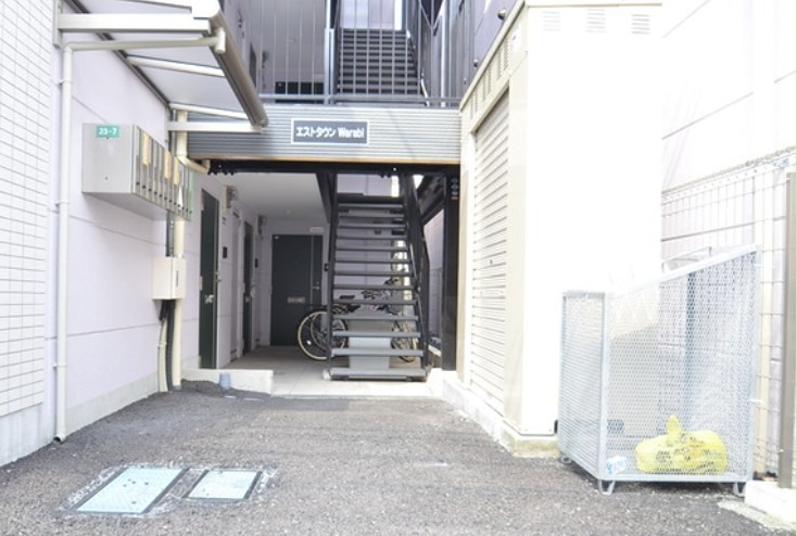 エストタウンwarabi エントランス