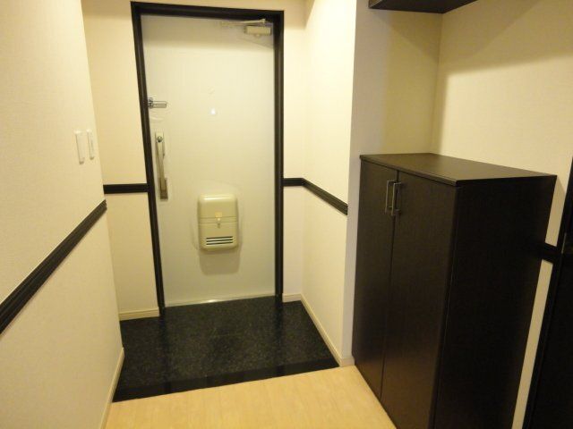 サンライズ氷川町 玄関