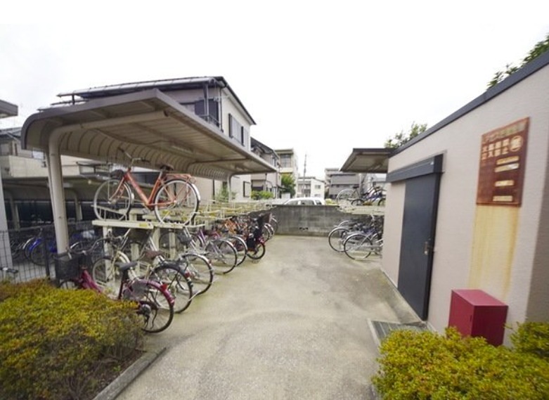 エクセレンス戸田公園 駐車場