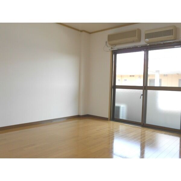 ロワールレジデンス6番館 リビング