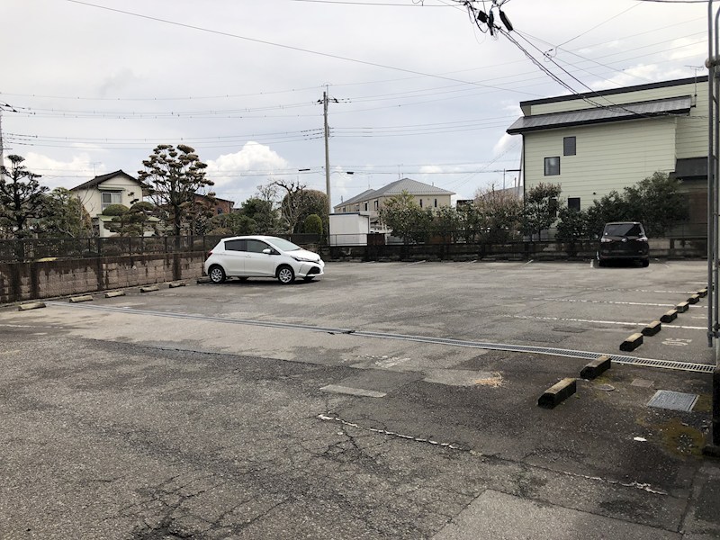 ロワールレジデンス6番館 駐車場