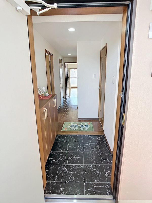 ネオニシキ 玄関