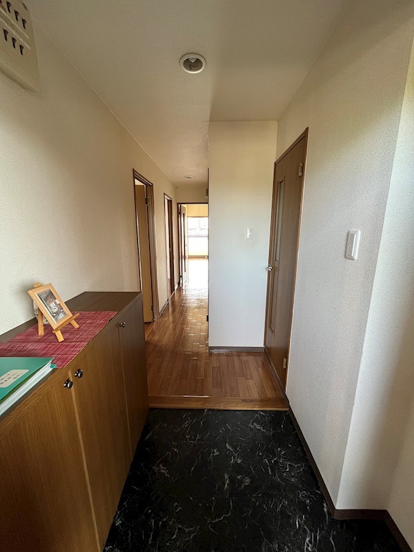 ネオニシキ 玄関