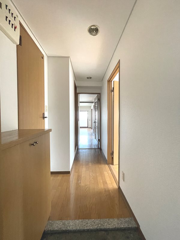 アーバンシェルA館 玄関