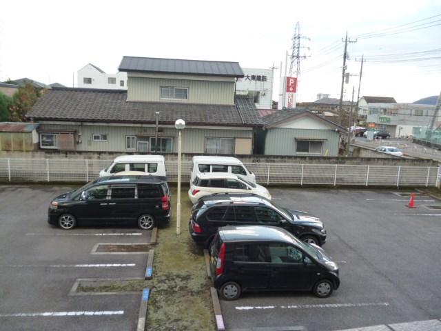 メゾングリーンモールⅡ 駐車場
