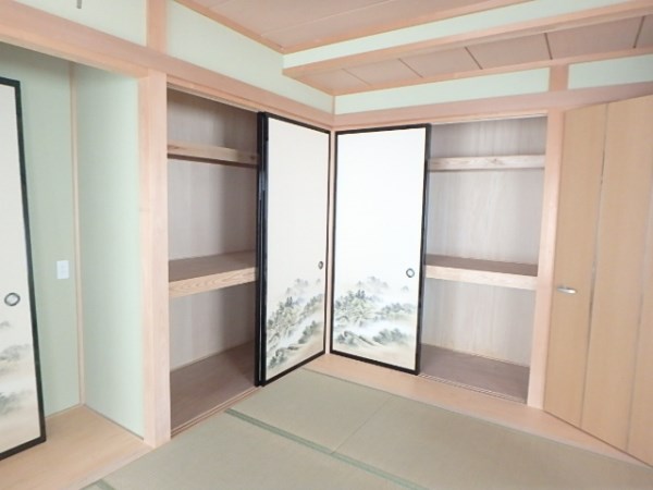 フォルトゥーナ清原台 収納