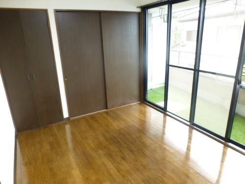 イステートハイツ中戸祭 リビング