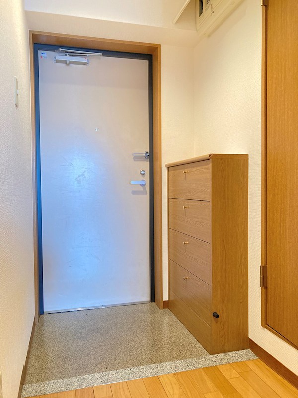 アルヴィラージュ 玄関