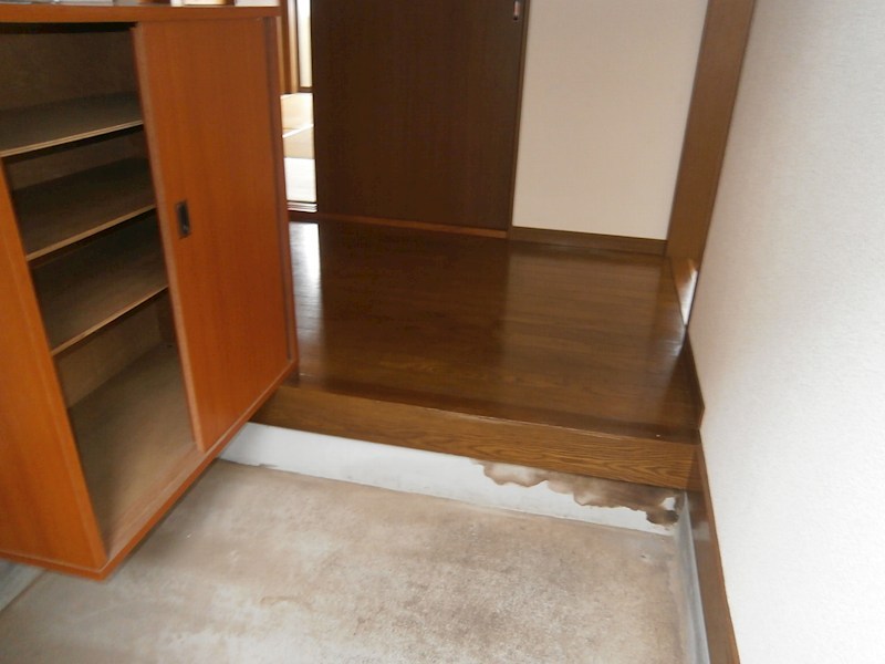 メゾンリブラン 玄関