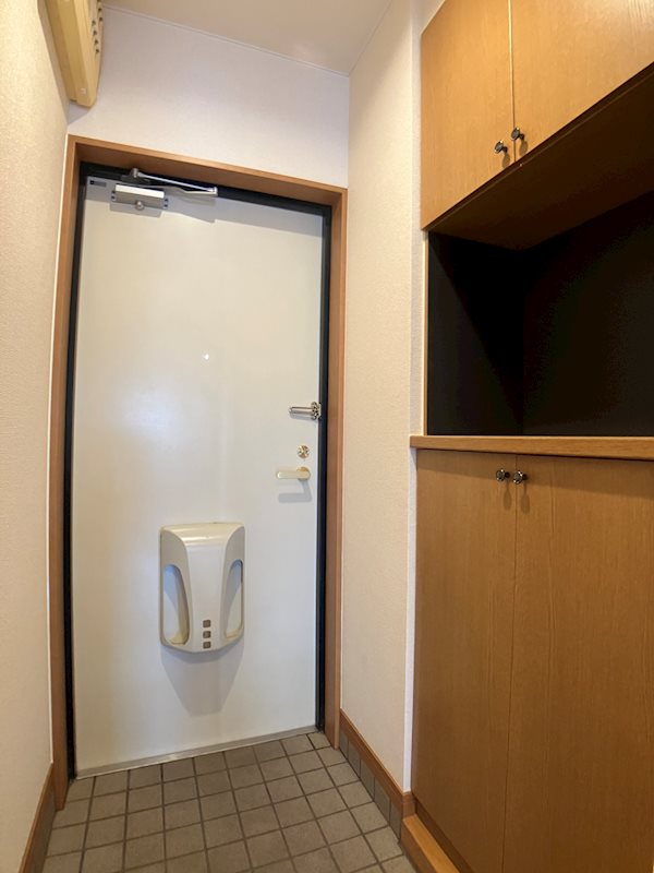 秀栄ヒルズ 玄関