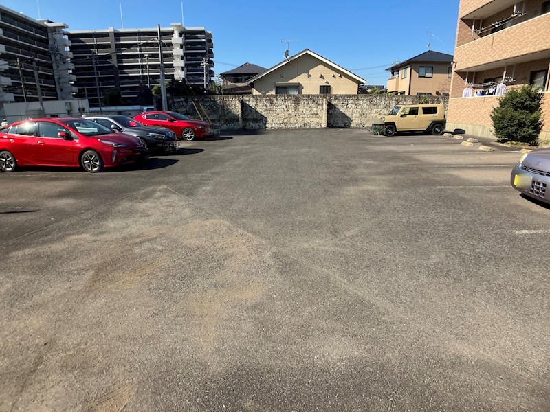 レジデンス松峰 駐車場