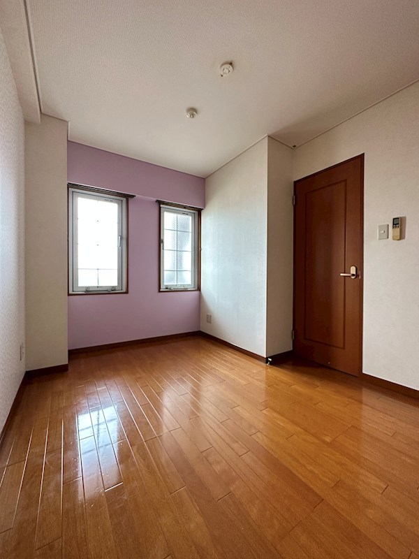 ケルムスコットコート ベッドルーム