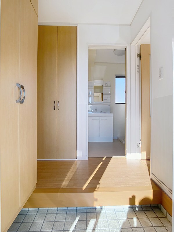 若草4丁目メゾネット 玄関