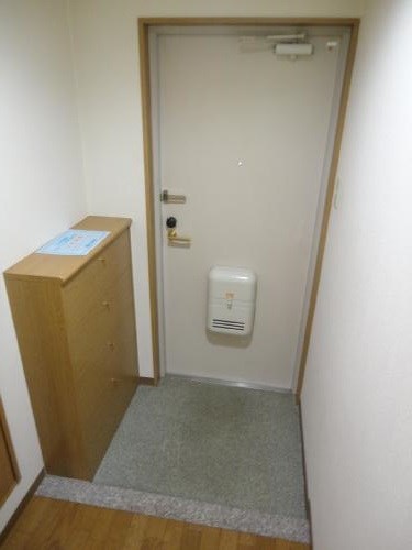 ロイヤルズマンション戸祭 玄関