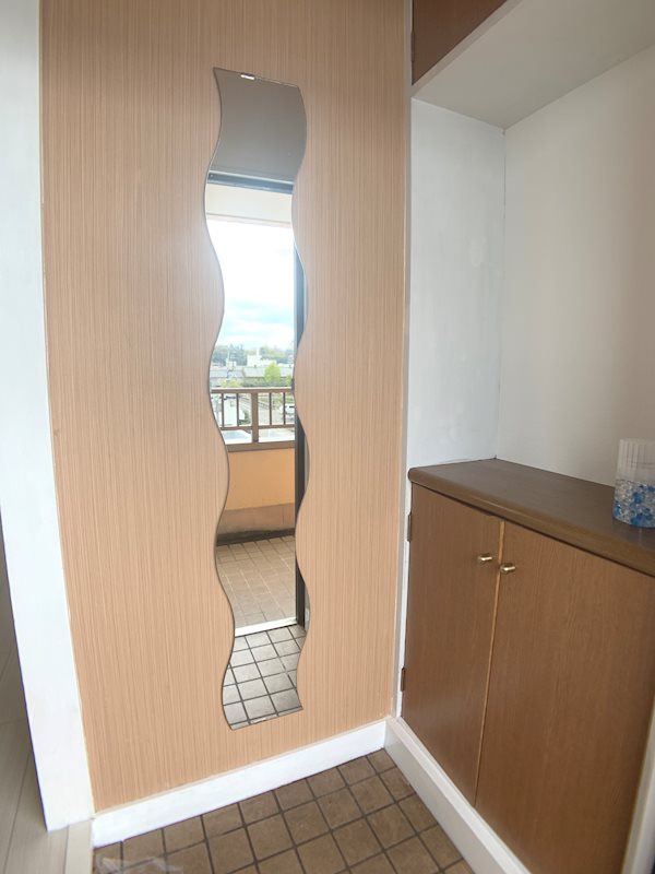 サンパレス今泉 玄関