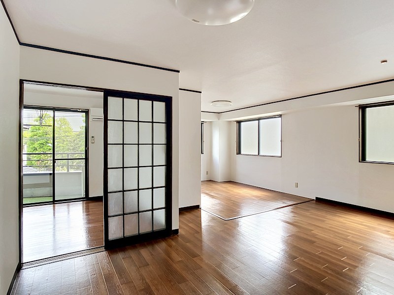 イステートハイツ中戸祭 リビング