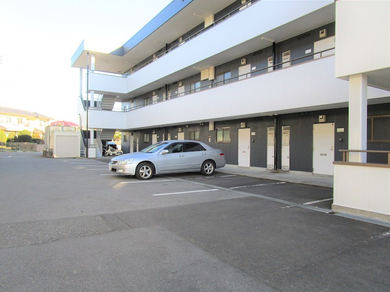 ロワールレジデンス7番館   駐車場